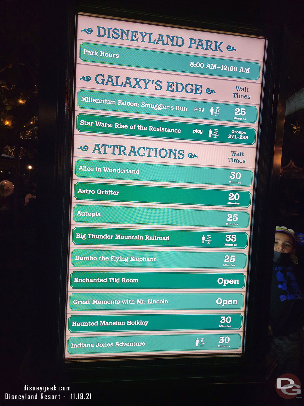 Disneyland wait times at 6:33pm