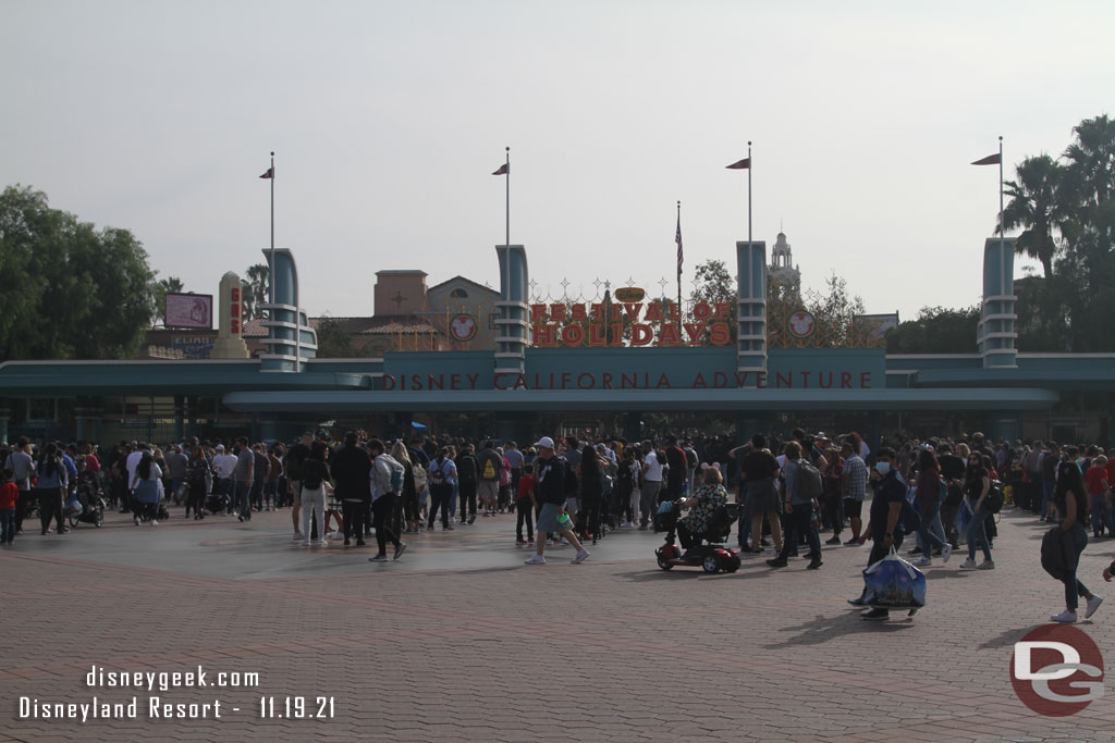 The park hopping crowd at Disney California Adventure at 1:04pm