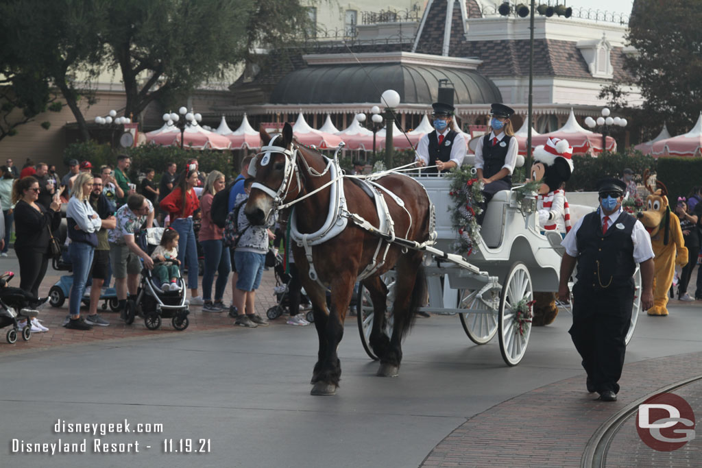 The character cavalcade making its way up the parade route.