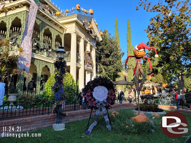 No wait this morning for the Haunted Mansion Holiday.