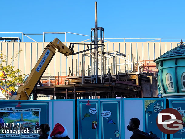 Since my last visit the steel for the entrance has been added and the building is really taking shape.