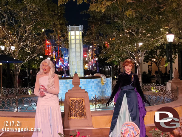 Elsa & Anna out greeting guests in Carthay Circle.