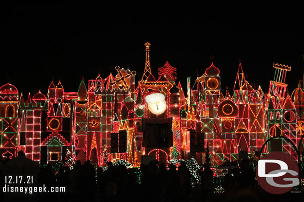 it's a small world Holiday lights.