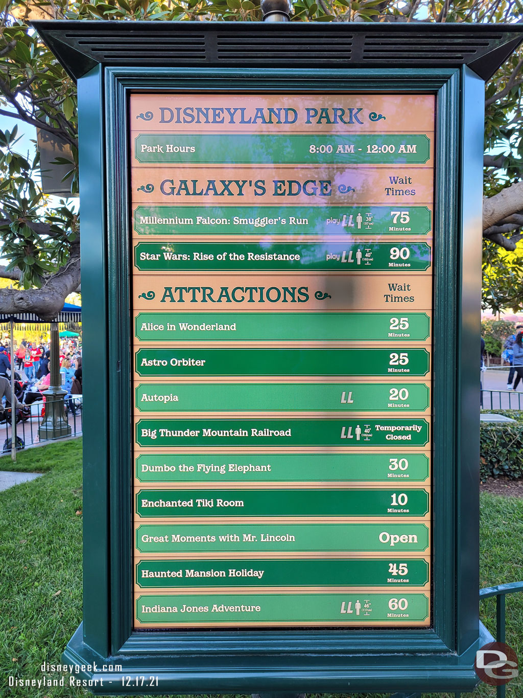 Disneyland wait times at 3:47pm