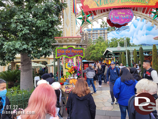 Viva Navidad is celebrating Dia de Reyes this week.