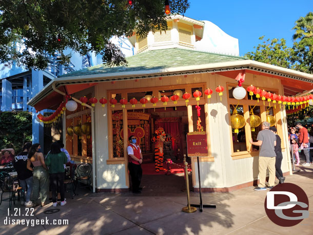 Tigger was greeting guests when I walked by.