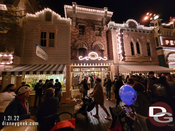 The line for ice cream was at the door this evening.  It was comfortable but still in the 60s.