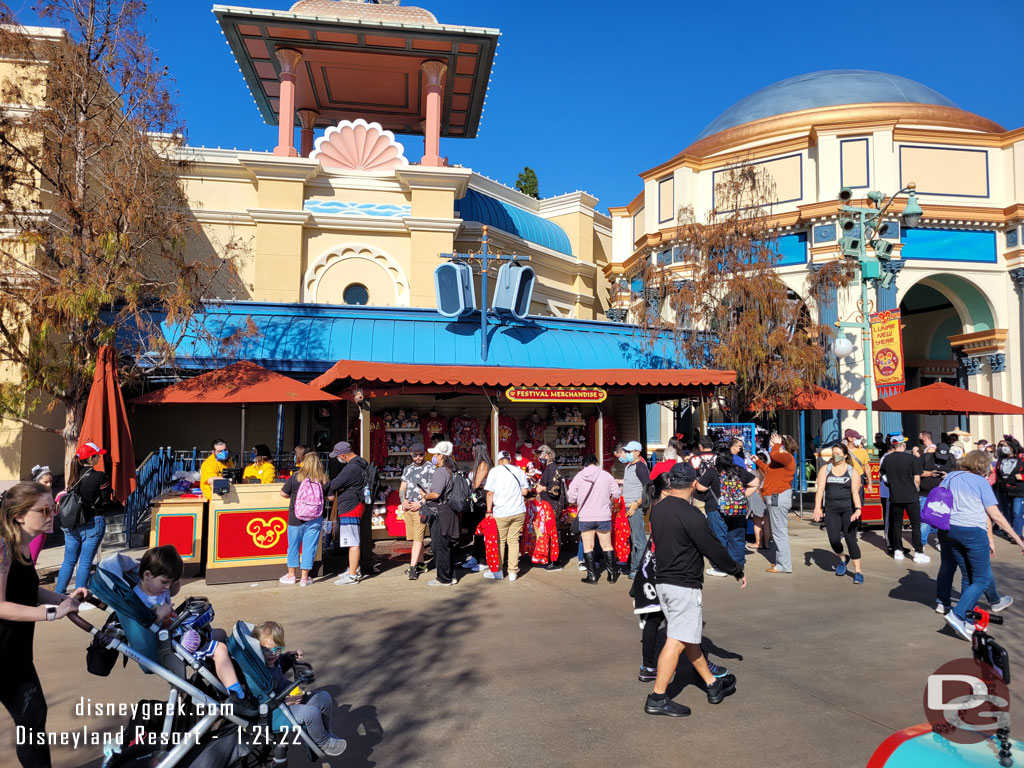 I found a spot for the procession across from the merchandise location.