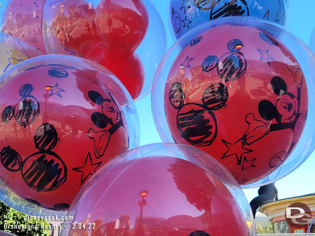 I do not recall seeing these balloons before.  A series of artwork balloons in various colors.