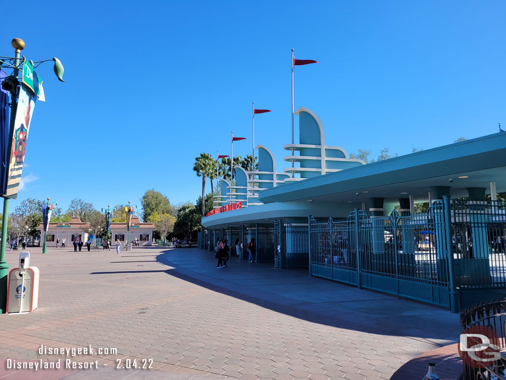 12:23pm - All quiet at the DCA entrance.