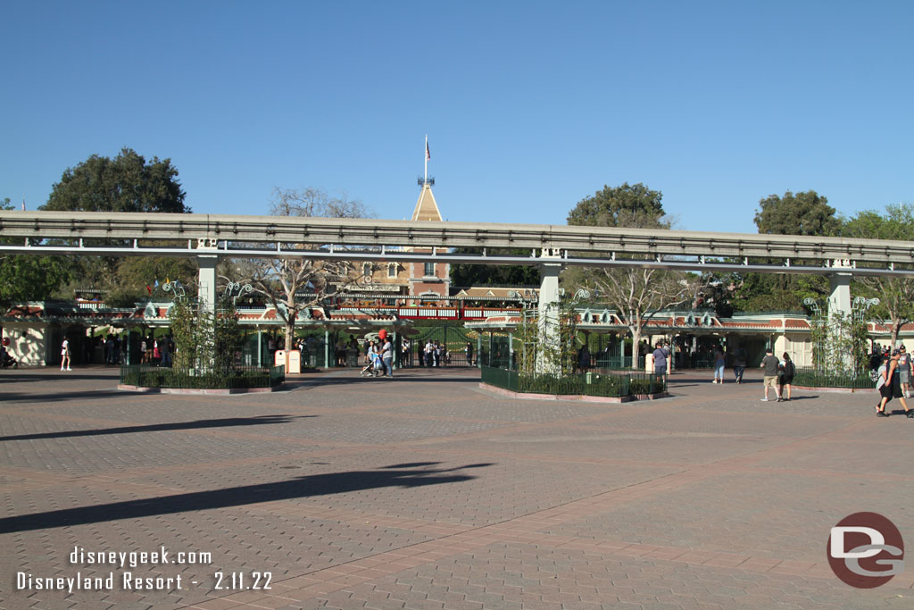 3:08pm - Making my way over to Disneyland.