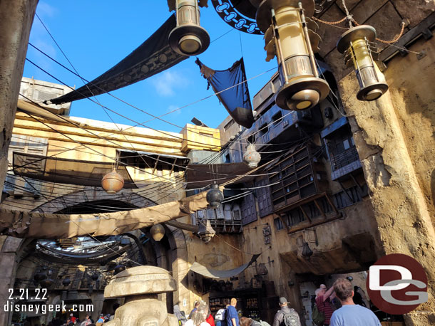 4:20pm finished and walking through Black Spire Outpost when we noticed a 45 min wait posted for Rise of the Resistance.