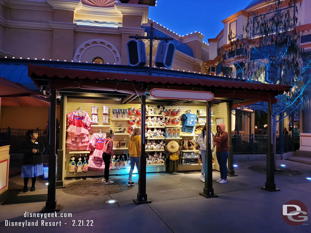 The merchandise kiosk has remained. 