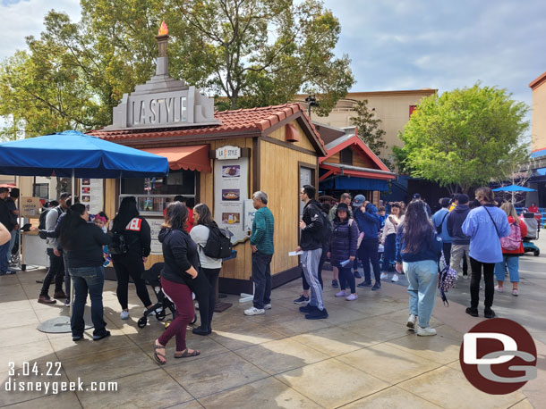 The queue to pick up orders