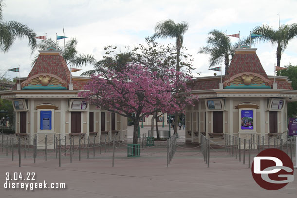 The two ticket booth buildings nearest to Disneyland were not in use this afternoon.