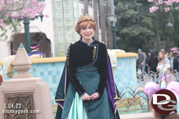 Anna meeting guests in Carthay Circle