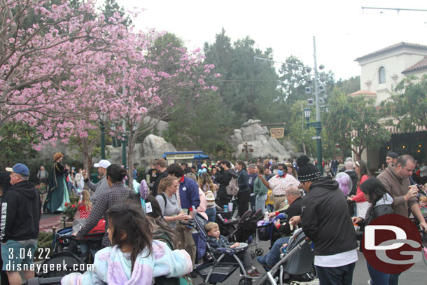 The Frozen sisters draw a crowd in Carthay Circle.