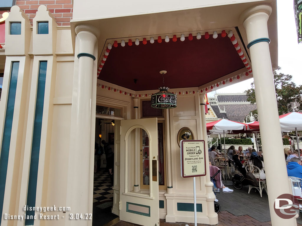 Earlier in the week there was discussion on Twitter about the light bulb at Coke Corner.  The split color bulb had been replaced with a solid color one.  It was fixed a day or two later.   