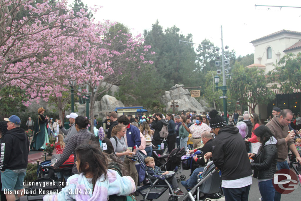 The Frozen sisters draw a crowd in Carthay Circle.