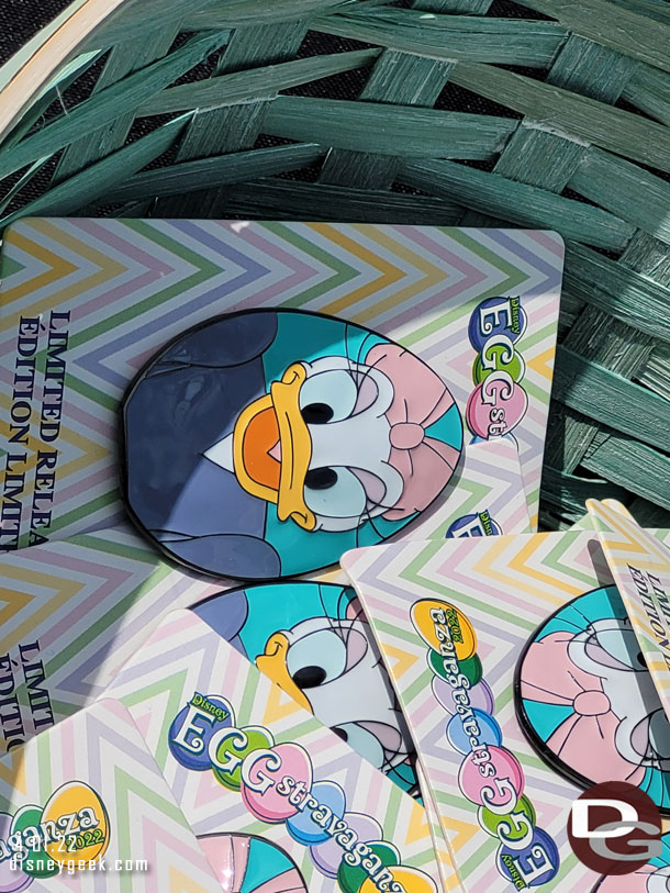 There is also a Daisy Duck pin for purchase.