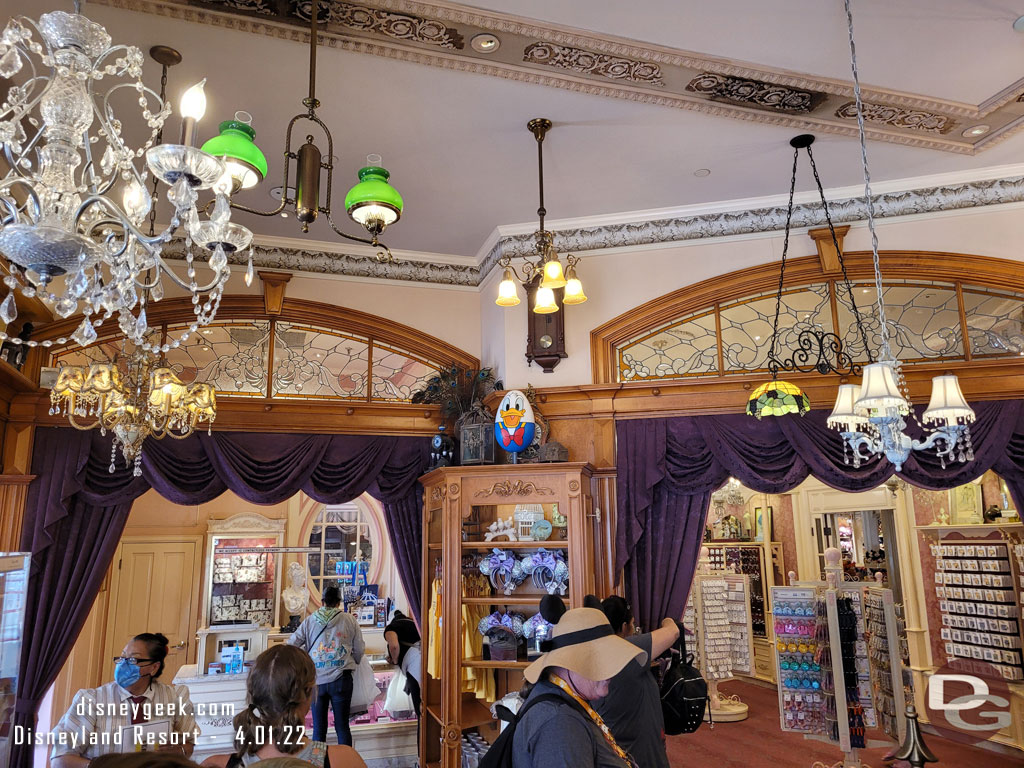 Donald Duck in the Fortuosity store