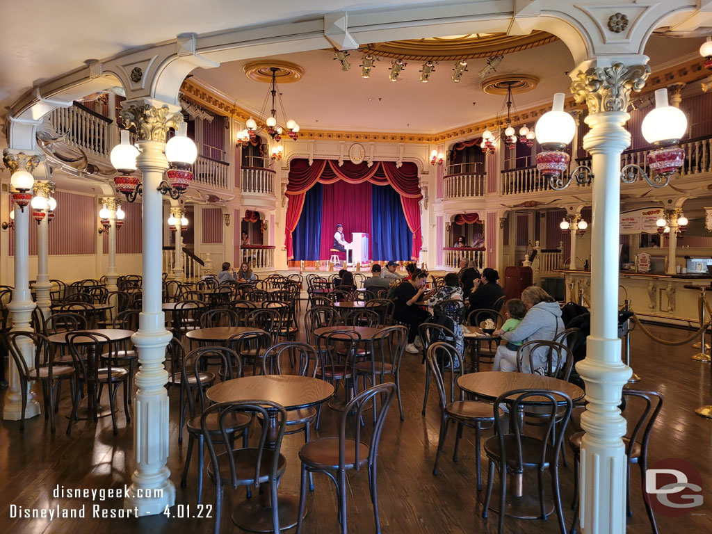 Stopped by the Golden Horseshoe and was surprised to find it nearly empty at 5:30pm