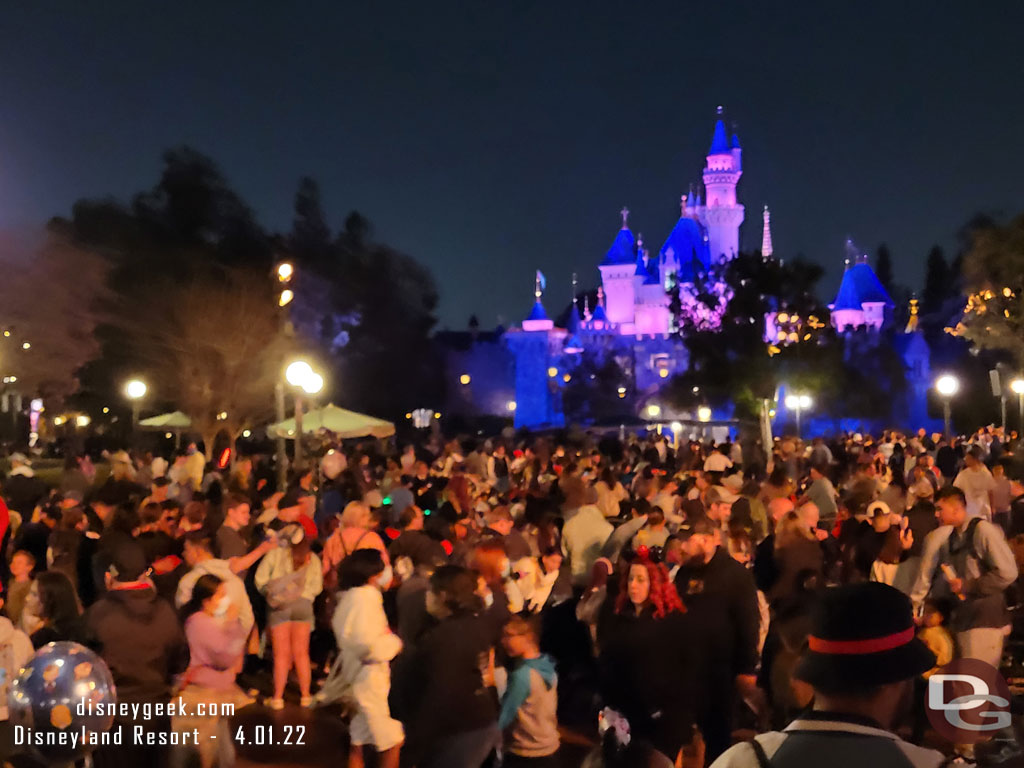 8:40pm - The crowd for this evenings Fireworks in the Hub