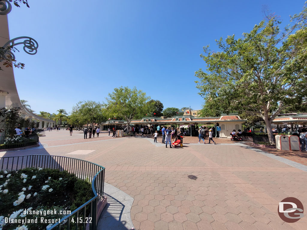 2:25pm - No wait to enter Disneyland