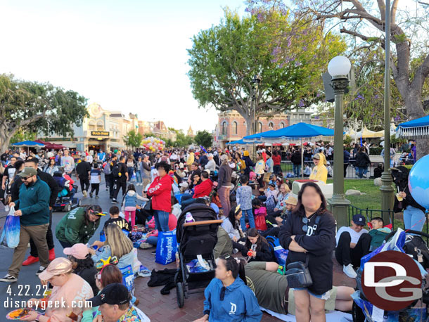 About 90 minutes until parade time and Main Street seating is at a premium.