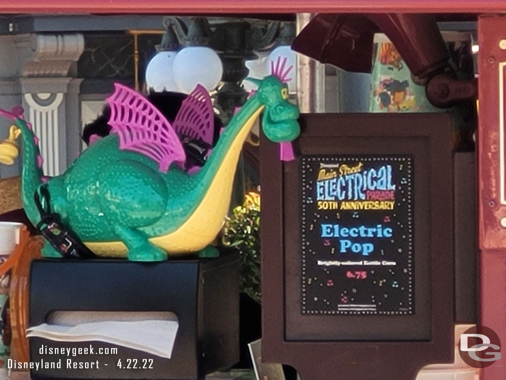 Elliot popcorn bucket and special popcorn for sale in Town Square.