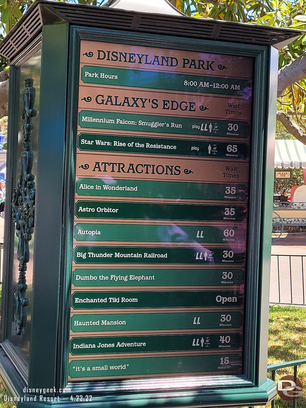 Disneyland wait times at 12:18pm