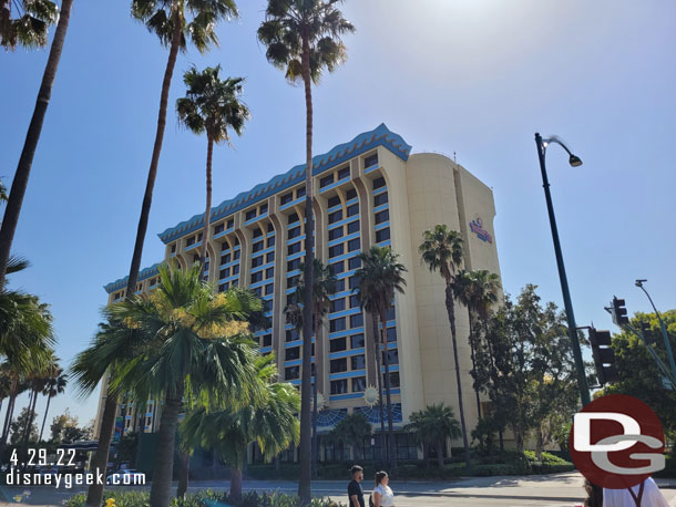 Last week Disneyland confirmed that the Paradise Pier Hotel will be re-themed to a Pixar Hotel soon.  So I decided to take a walk through the hotel for some before pictures.