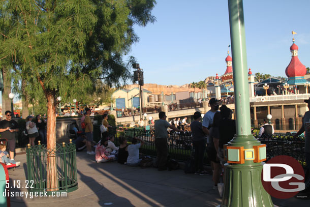 6:41pm - Looks to be guests waiting for 8:45pm World of Color.