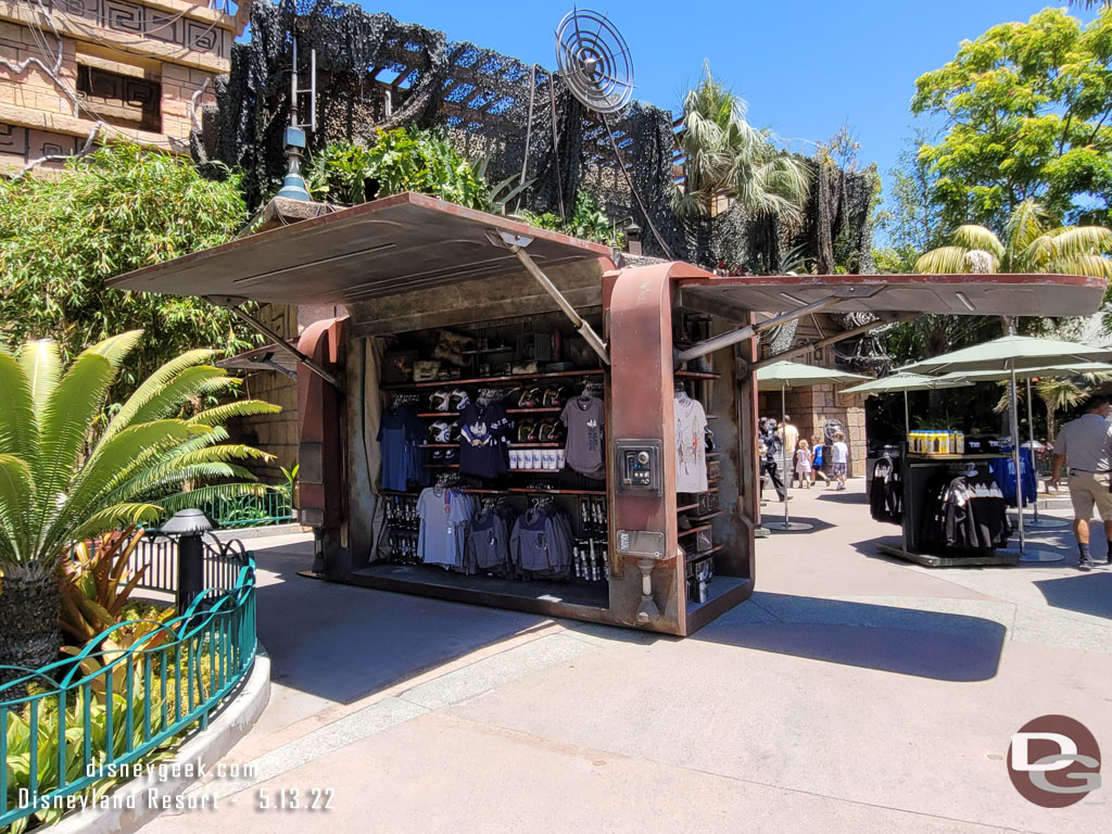 The new kiosk has been finished and open at the Star Wars Trading Post since my last visit.