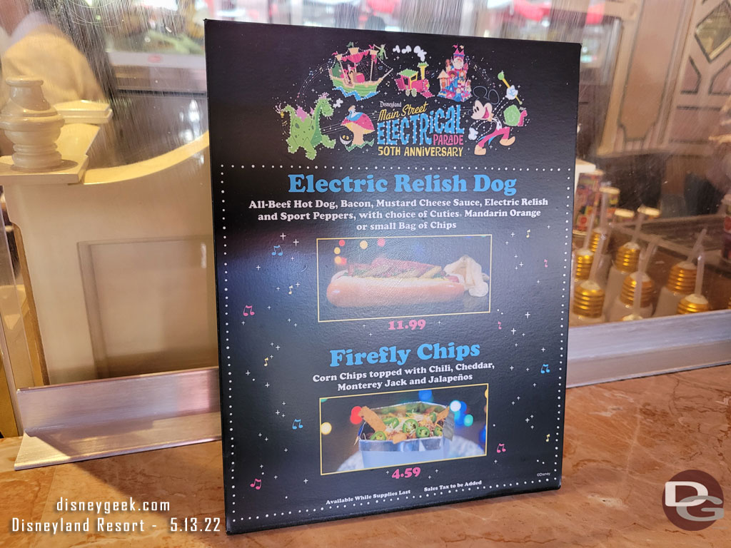 Refreshment Corner Main Street Electrical Parade offerings.