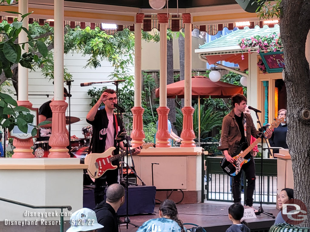 Christopher Brothers performing at Paradise Gardens Bandstand