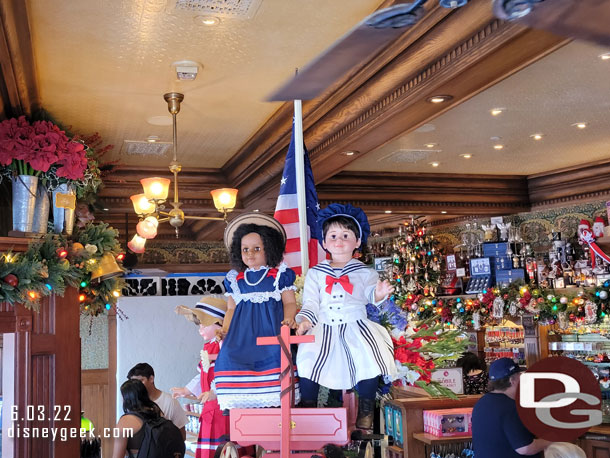 Plaza Point now features a 4th of July/Summer set of displays.