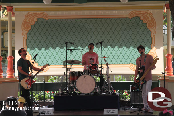 The Christopher Brothers on the Paradise Garden Bandstand (they were performing Hukuna Mata as I walked by).