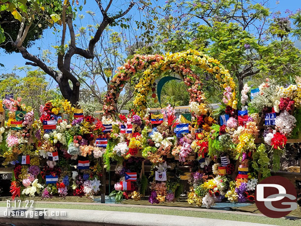 HOLA - “The HOLA silleta features 27 flags in alphabetical order that represent the 27 nations of the Latinx and Hispanic communities, as well as plant materials that are indigenous to various countries in South and Central America,” said Jeff. “Colombia 