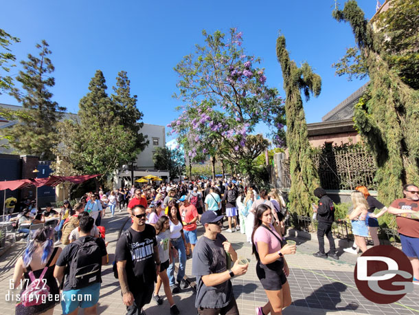 4:30pm - The large group of people ahead and to the right is the Lightning Lane return for Guardians.  It wrapped around and went back to Sunset blvd.