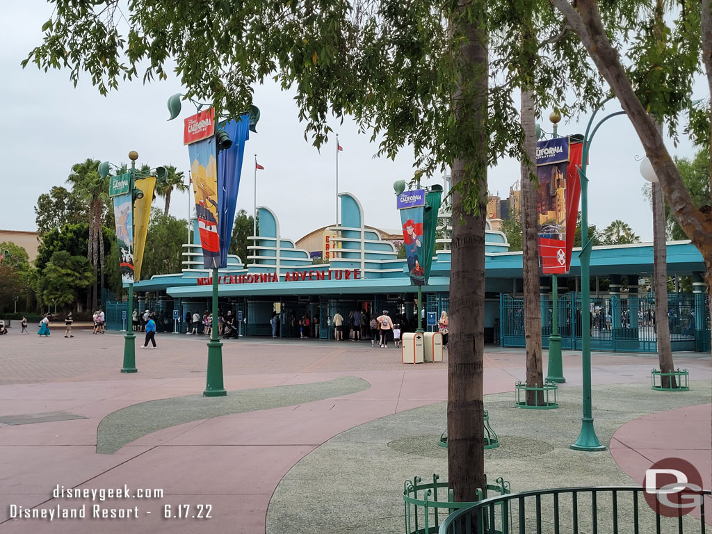 Across the Esplanade DCA has no queue right now.