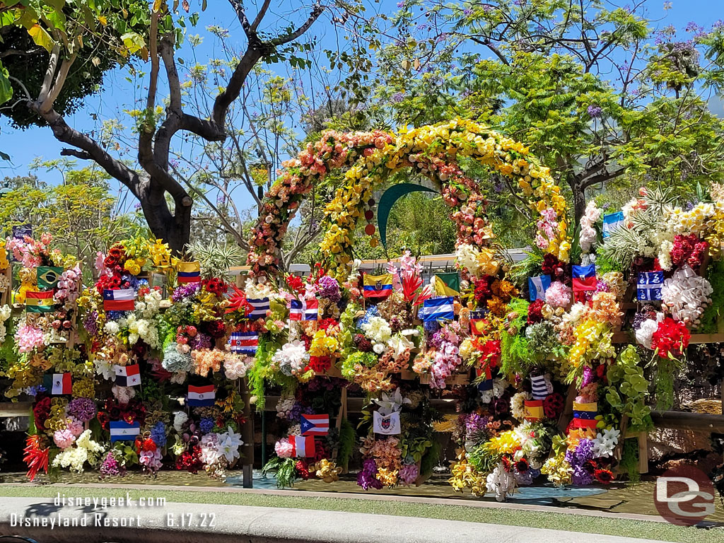 HOLA - “The HOLA silleta features 27 flags in alphabetical order that represent the 27 nations of the Latinx and Hispanic communities, as well as plant materials that are indigenous to various countries in South and Central America,” said Jeff. “Colombia 