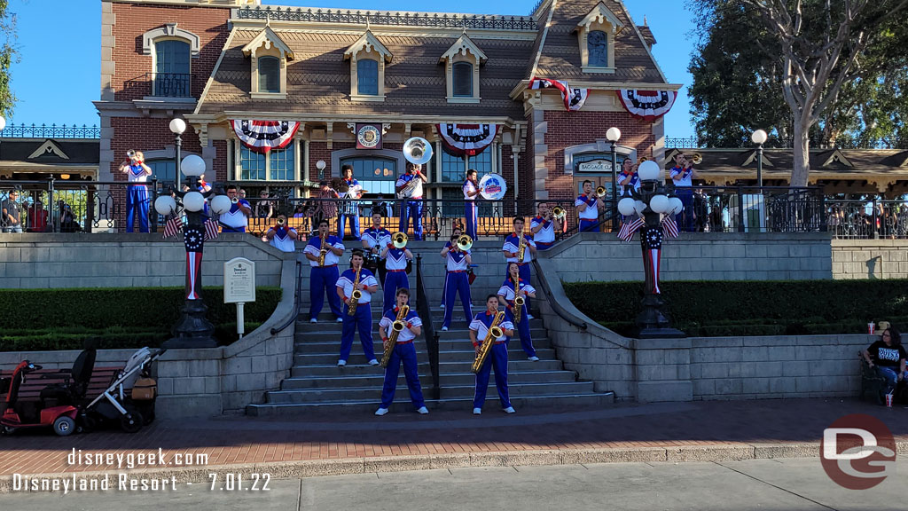 Time for the 6:10pm All-American College Band performance.