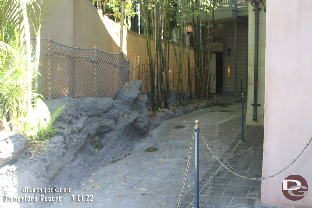 The walkway to the elevator. The queue no longer uses the space.