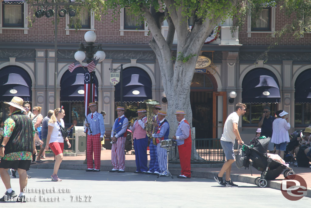 The Disneyland Straw Hatters found a spot in the shade to perform.