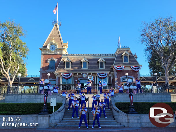 Time for the 6:10pm All-American College Band set.