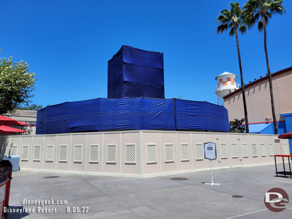 The Hollywood Lounge is closed for renovation.  The Disney VISA photo op is still going on, that is what the sign is for.