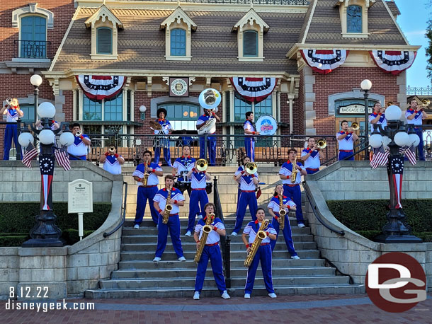 6:10pm - The 2022 Disneyland Resort All-American College Band starting their final Town Square set for the summer.