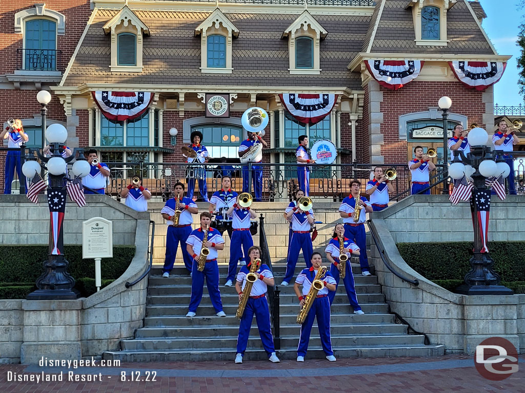 6:10pm - The 2022 Disneyland Resort All-American College Band starting their final Town Square set for the summer.