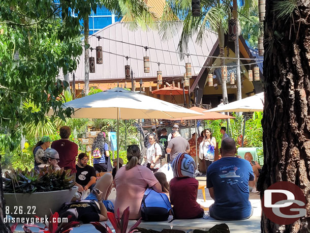 A lot of guests waiting for Trader Sams